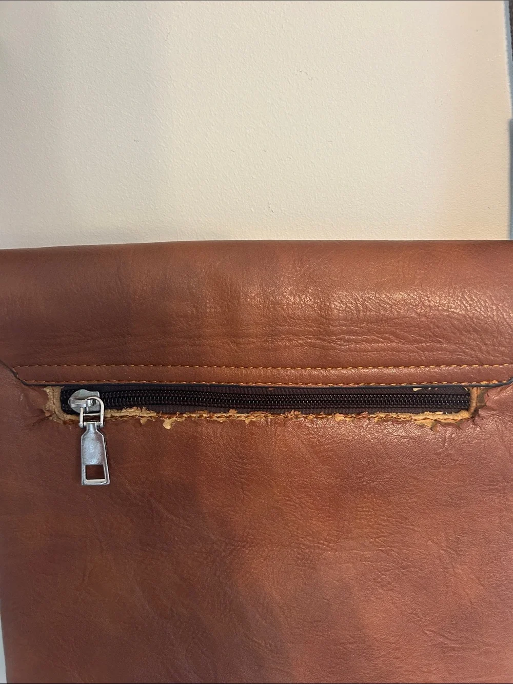 Harley-Davidson Hand made Tan/Brown Leather Messenger Bag with Shoulder Strap
